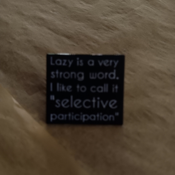 Pin New - Picture 1 of 2